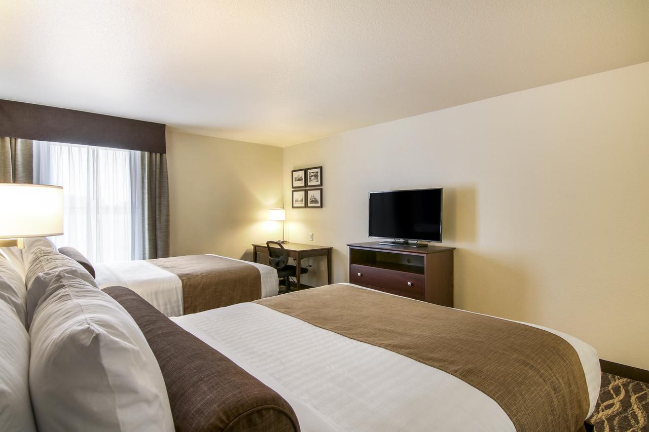 Cobblestone Inn & Suites - Menomonie/Uw-Stout Bagian luar foto