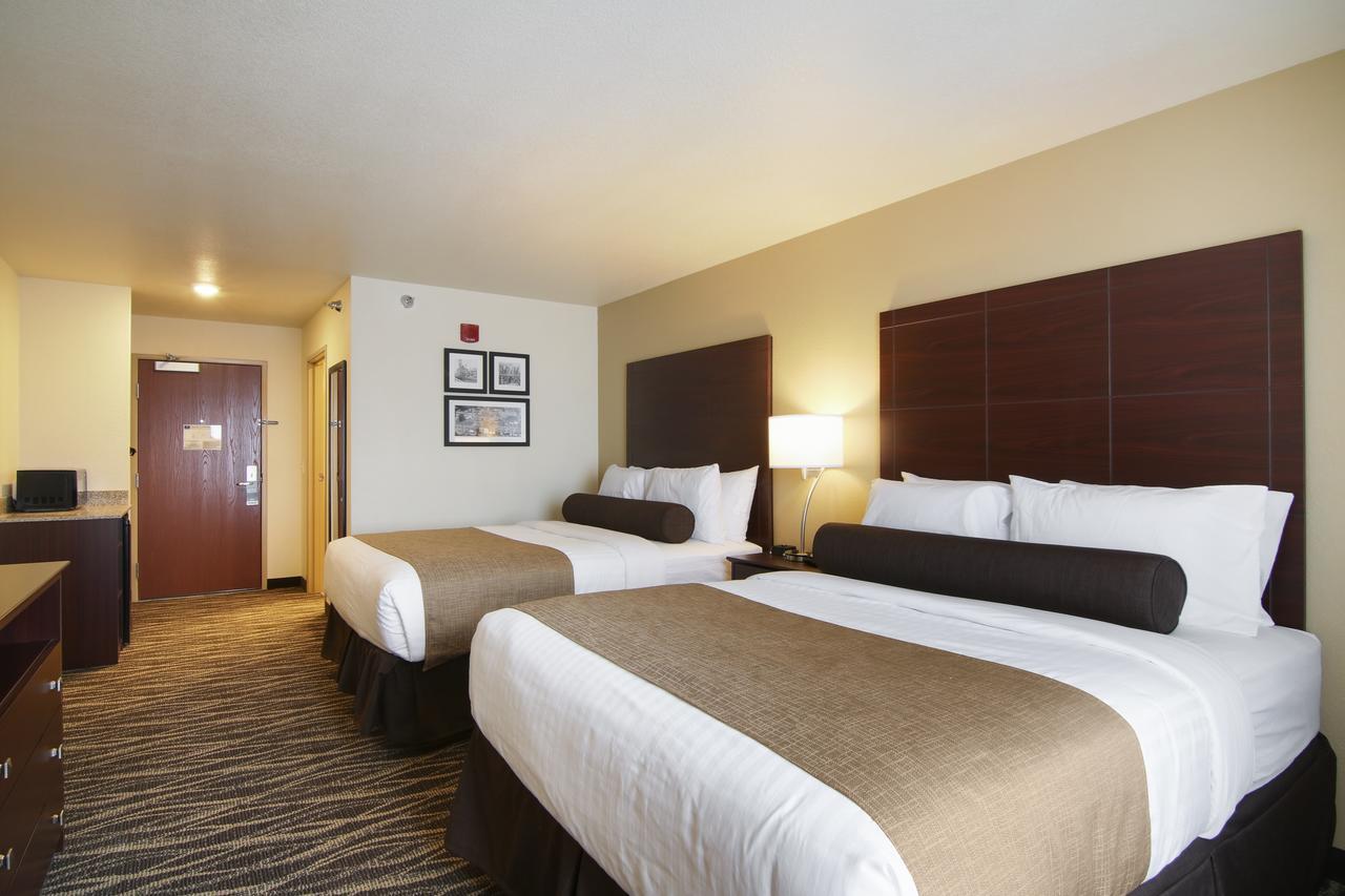 Cobblestone Inn & Suites - Menomonie/Uw-Stout Bagian luar foto