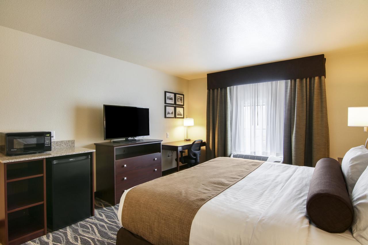 Cobblestone Inn & Suites - Menomonie/Uw-Stout Bagian luar foto
