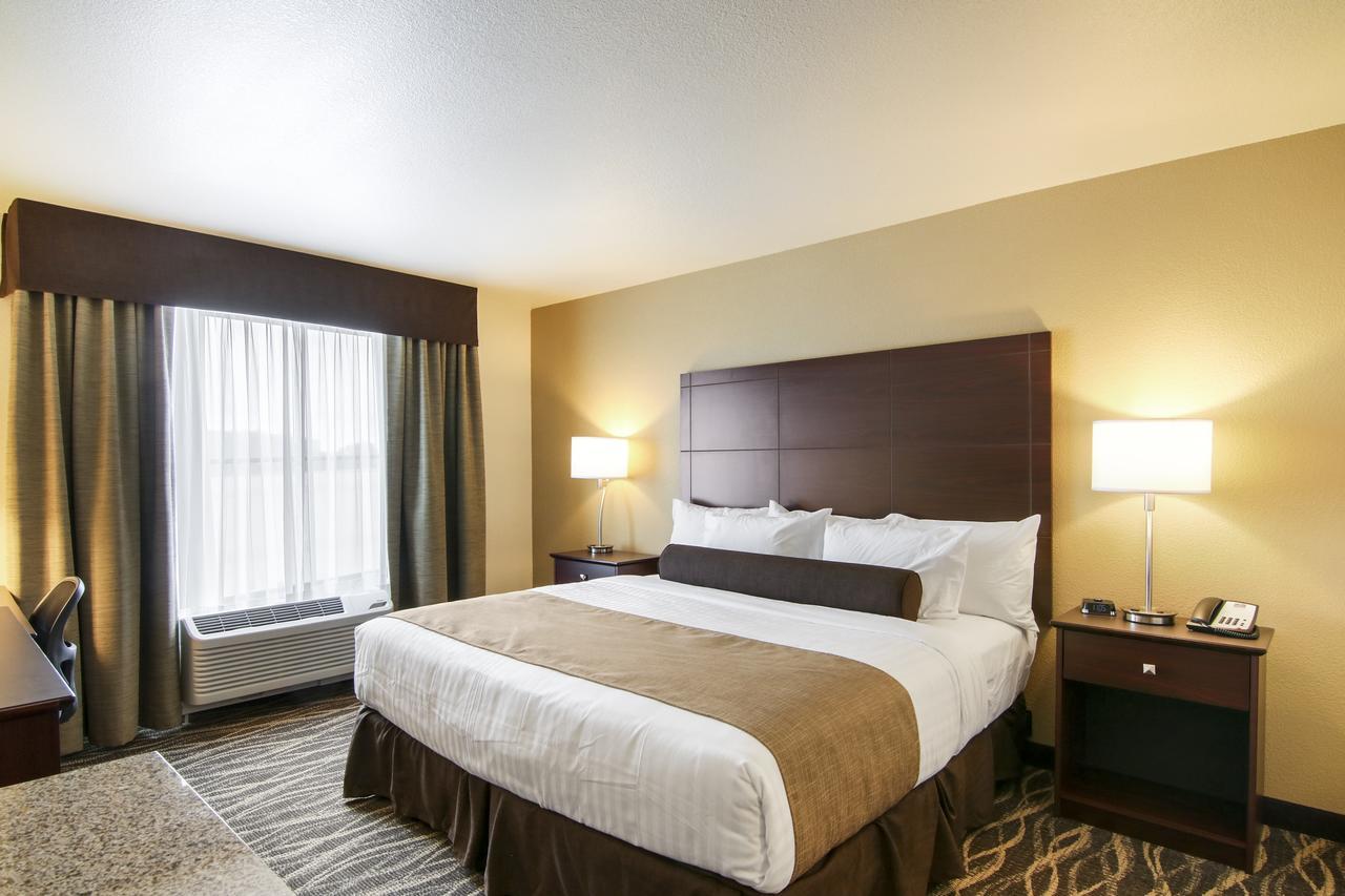 Cobblestone Inn & Suites - Menomonie/Uw-Stout Bagian luar foto