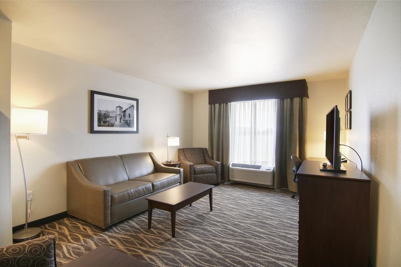 Cobblestone Inn & Suites - Menomonie/Uw-Stout Bagian luar foto