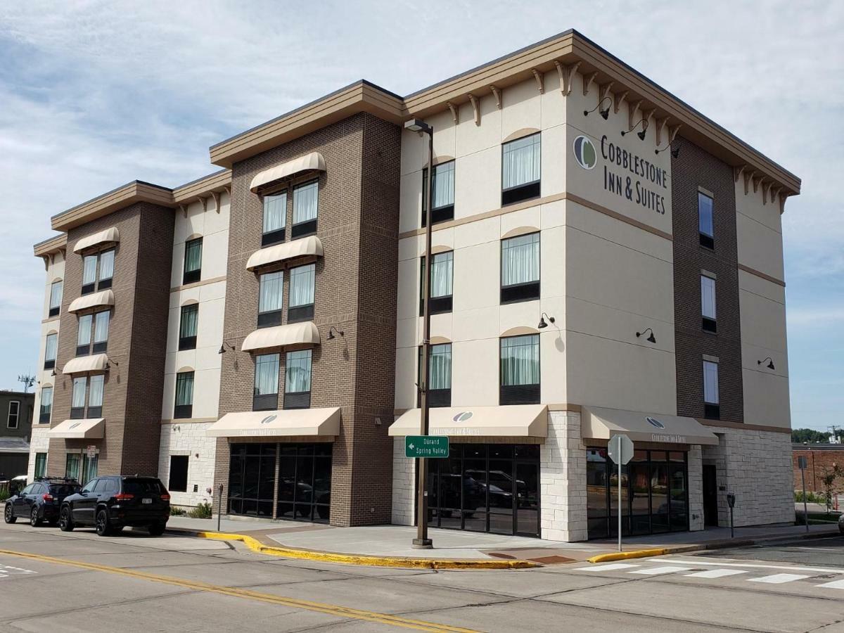 Cobblestone Inn & Suites - Menomonie/Uw-Stout Bagian luar foto
